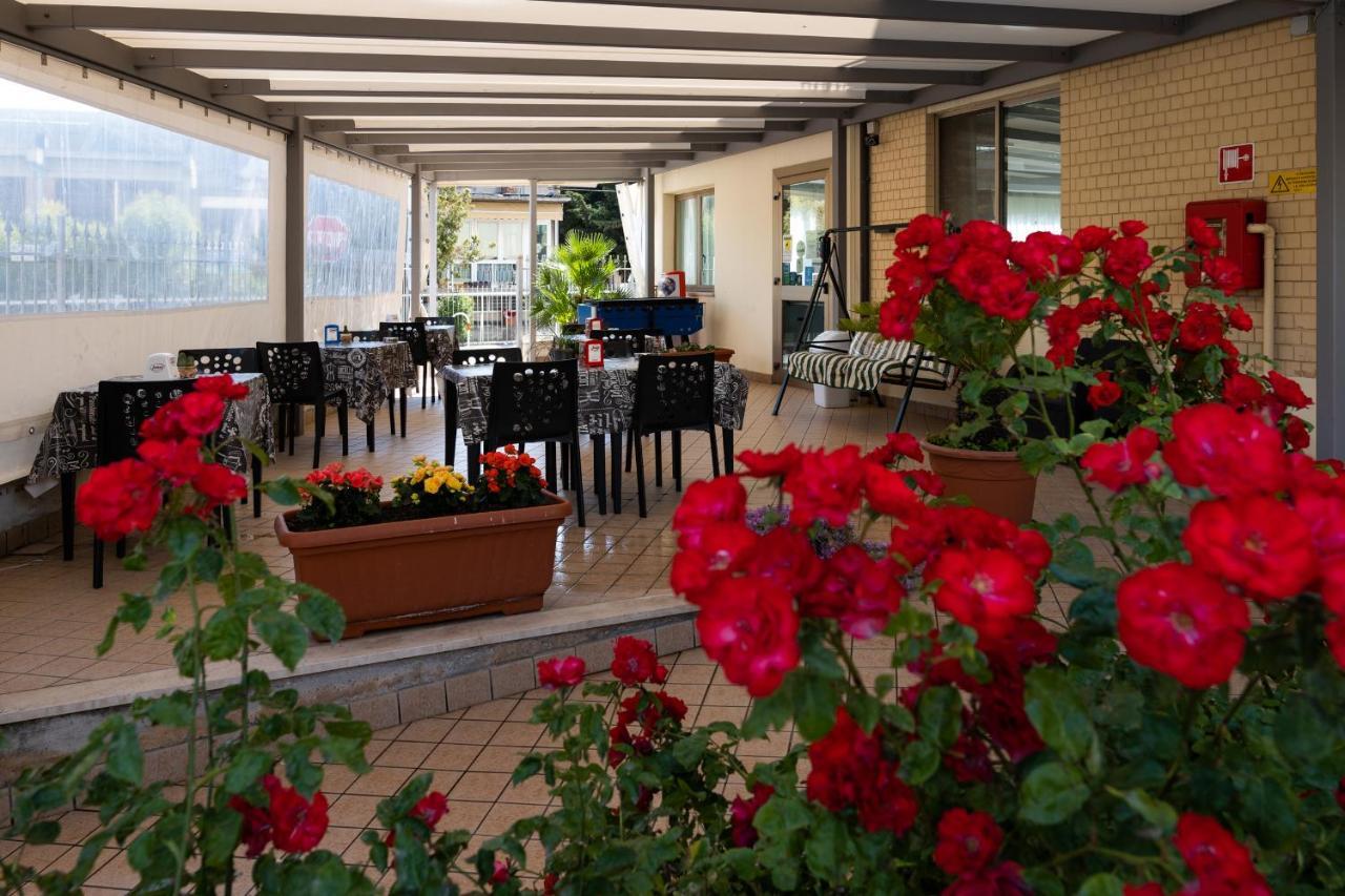 Hotel Belvedere Porto SantʼElpidio Exterior foto